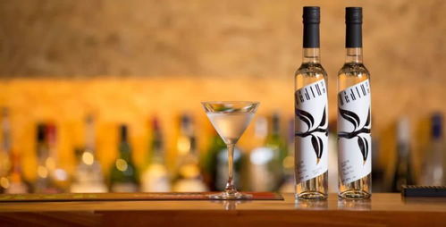 当大红袍遇见威士忌 小罐茶跨界酒饮的“钱途”三重奏